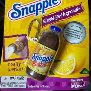SNAPPLE ICED TEA FLASHLIGHT KEYCHAIN 2004